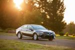 Toyota Camry Hybrid LE 2017 года (NA)